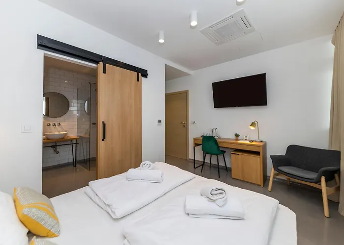 White By Belmont Realty *