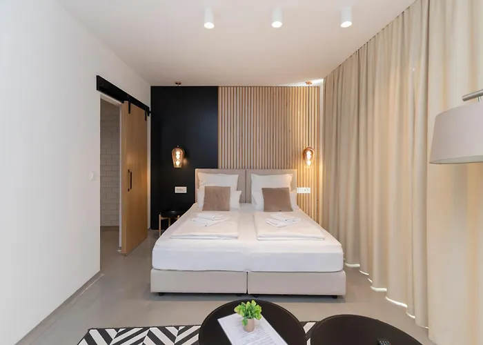 شقة White By Belmont Realty زادار